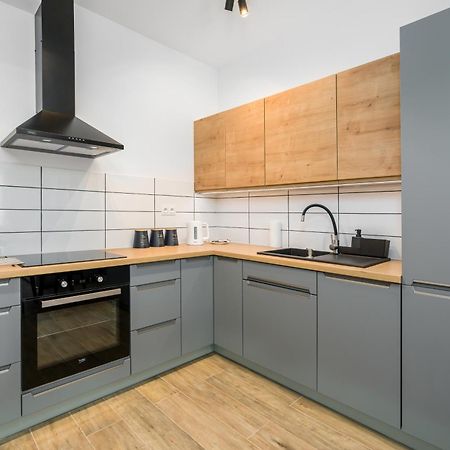 Premium Apartments Poznan Airport By Noclegi Renters Esterno foto