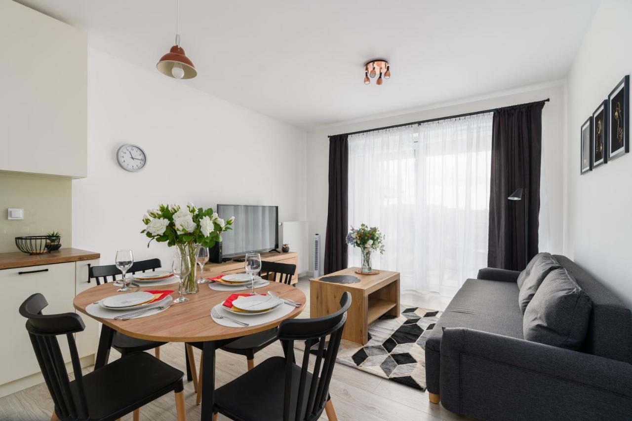 Premium Apartments Poznan Airport By Noclegi Renters Esterno foto