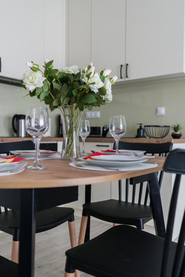 Premium Apartments Poznan Airport By Noclegi Renters Esterno foto