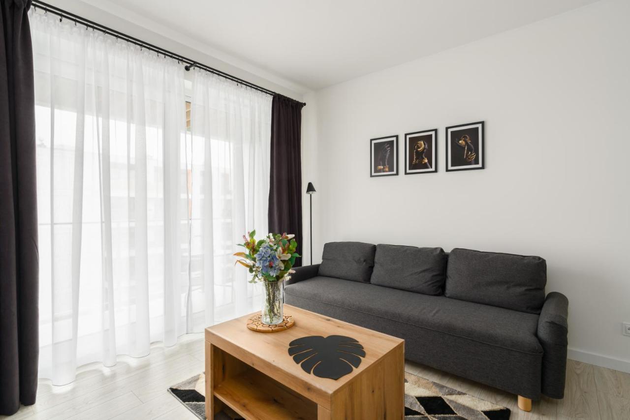 Premium Apartments Poznan Airport By Noclegi Renters Esterno foto