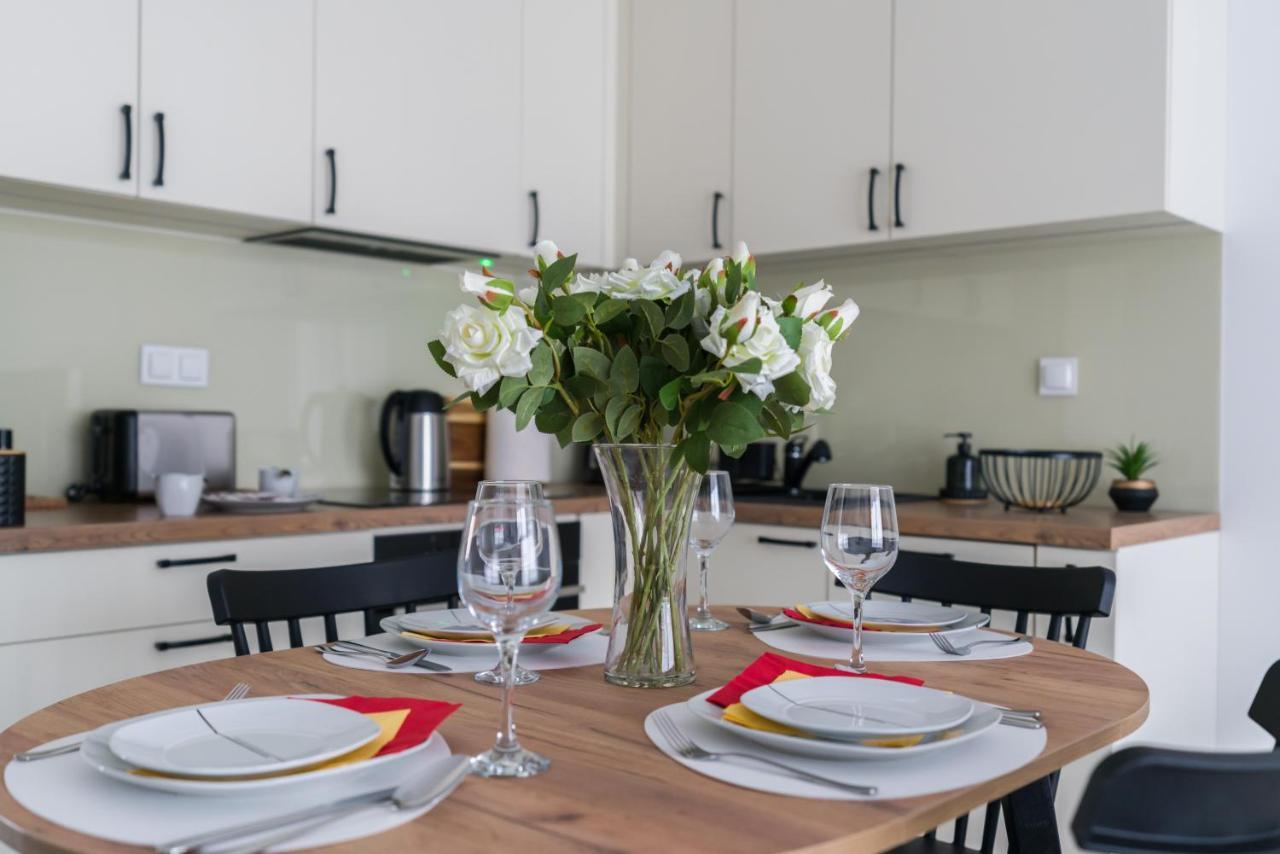 Premium Apartments Poznan Airport By Noclegi Renters Esterno foto