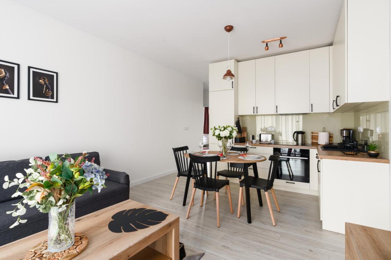 Premium Apartments Poznan Airport By Noclegi Renters Esterno foto