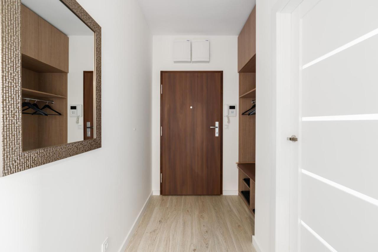 Premium Apartments Poznan Airport By Noclegi Renters Esterno foto